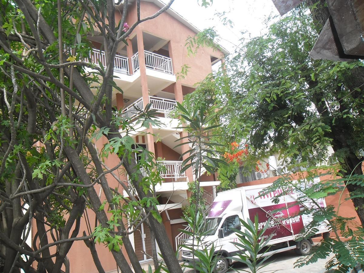 Hotel Vivi Palace Matadi Εξωτερικό φωτογραφία